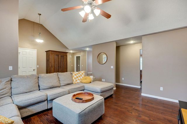 1110 N Arlington Street, Nixa, MO 65714