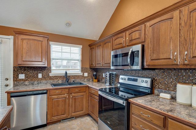 1110 N Arlington Street, Nixa, MO 65714