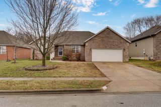 1110 N Arlington Street, Nixa, MO 65714