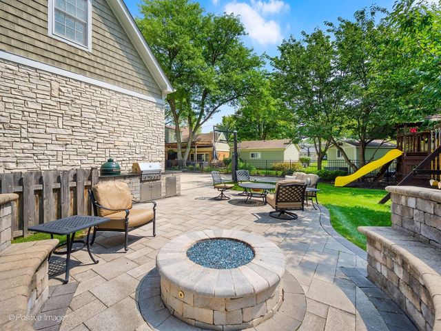 302 E Wilson Street, Elmhurst, IL 60126