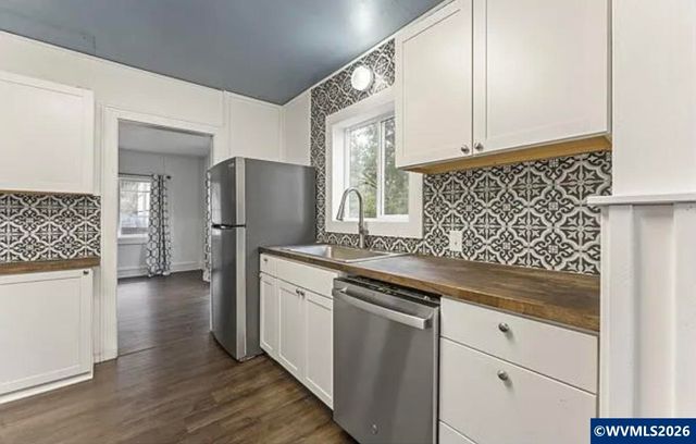 2664 12th St SE, Salem, OR 97302