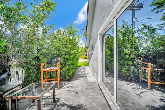 630 Deer Creek Briarwood Ln, Deerfield Beach, FL 33442