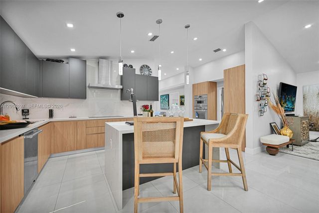 630 Deer Creek Briarwood Ln, Deerfield Beach, FL 33442