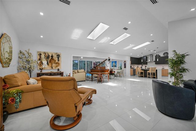 630 Deer Creek Briarwood Ln, Deerfield Beach, FL 33442