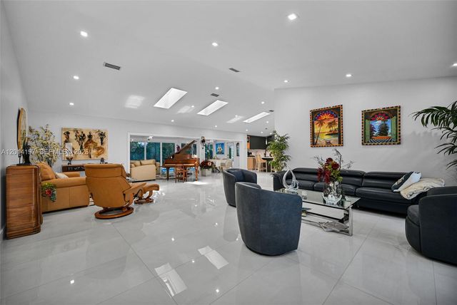 630 Deer Creek Briarwood Ln, Deerfield Beach, FL 33442