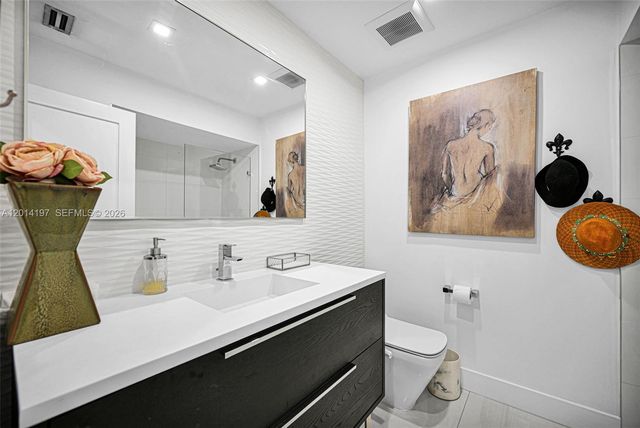 630 Deer Creek Briarwood Ln, Deerfield Beach, FL 33442