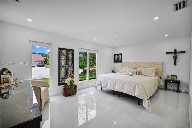630 Deer Creek Briarwood Ln, Deerfield Beach, FL 33442