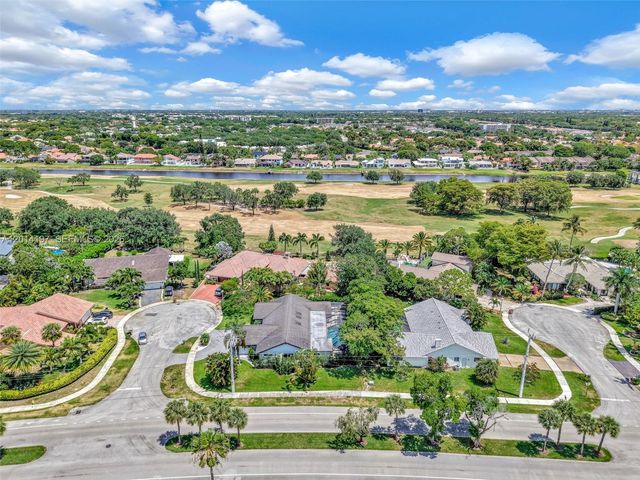 630 Deer Creek Briarwood Ln, Deerfield Beach, FL 33442