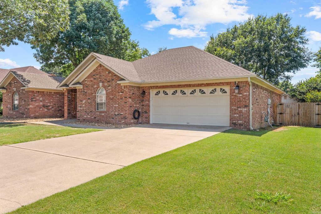 3100 Crawford Loop, Conway, AR 72034