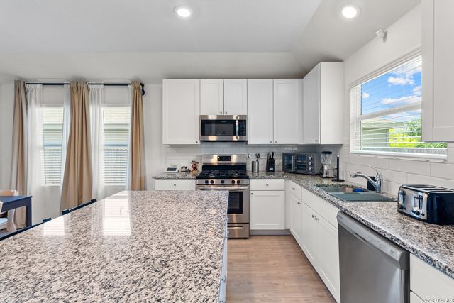 9927 PEARS ML, San Antonio, TX 78254
