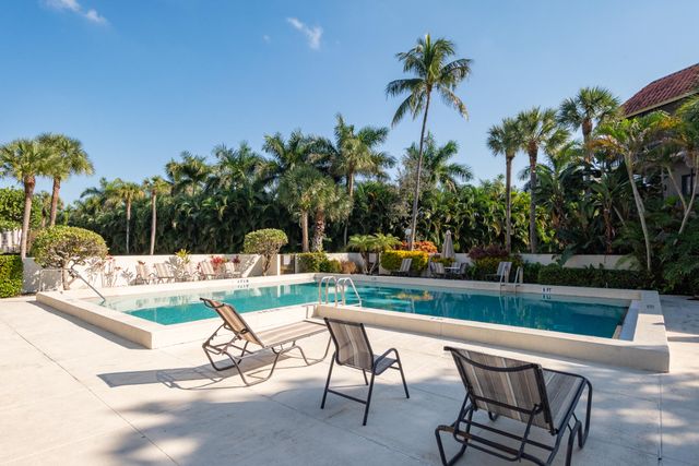 2500 PRESIDENTIAL Way 304, West Palm Beach, FL 33401