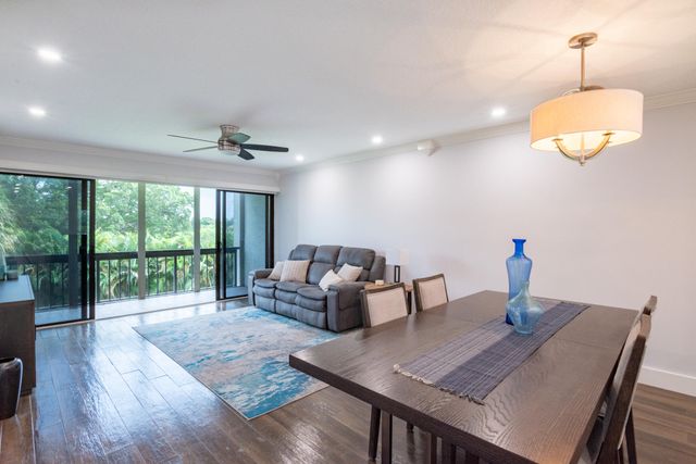 2500 PRESIDENTIAL Way 304, West Palm Beach, FL 33401