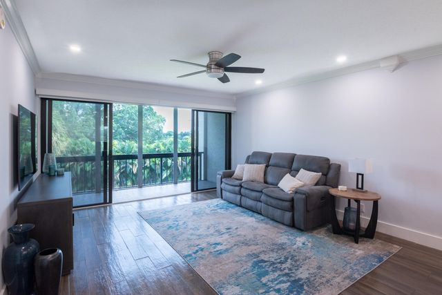 2500 PRESIDENTIAL Way 304, West Palm Beach, FL 33401