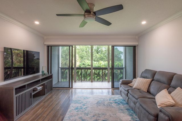 2500 PRESIDENTIAL Way 304, West Palm Beach, FL 33401