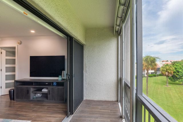 2500 PRESIDENTIAL Way 304, West Palm Beach, FL 33401