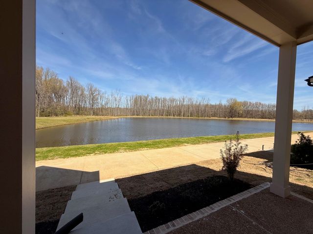 530 VALLEY FORGE LN, Rossville, TN 38066