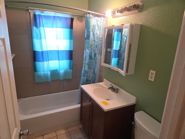 1041 6th Street E, Saint Paul, MN 55106