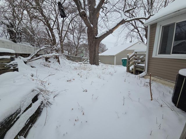 1041 6th Street E, Saint Paul, MN 55106