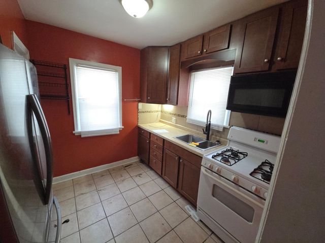 1041 6th Street E, Saint Paul, MN 55106