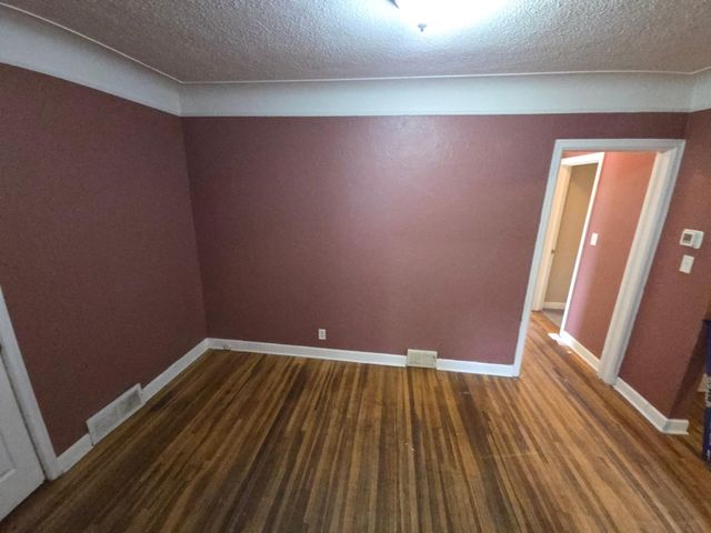 1041 6th Street E, Saint Paul, MN 55106