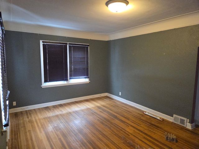 1041 6th Street E, Saint Paul, MN 55106