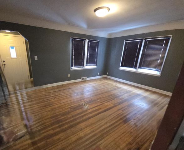 1041 6th Street E, Saint Paul, MN 55106