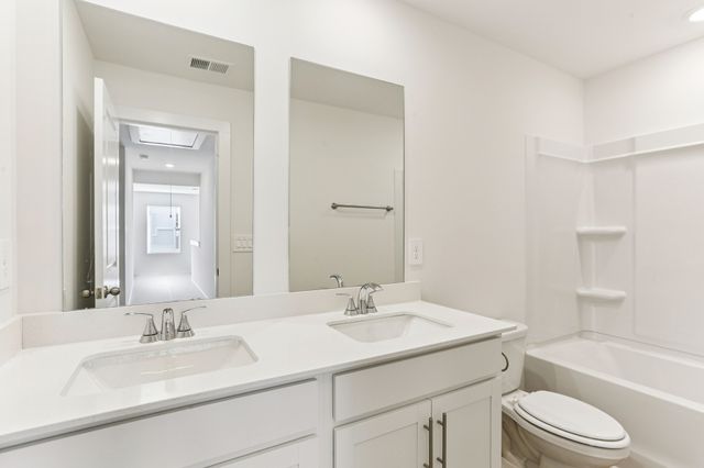 535 Goldfinch Way, Clarksville, TN 37043