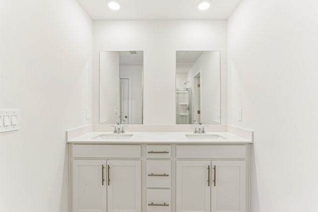 535 Goldfinch Way, Clarksville, TN 37043