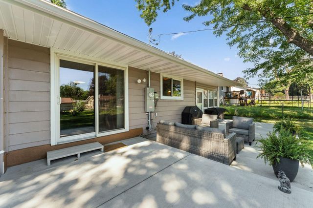 8203 Henslowe Avenue S, Cottage Grove, MN 55016