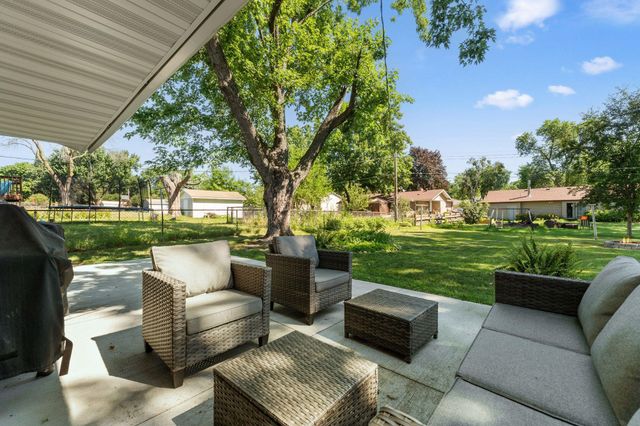 8203 Henslowe Avenue S, Cottage Grove, MN 55016