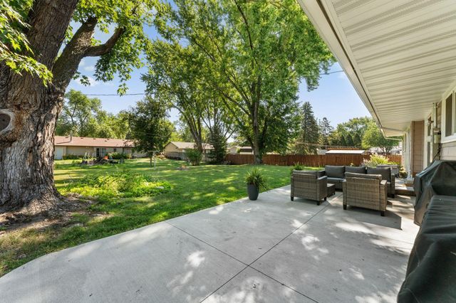 8203 Henslowe Avenue S, Cottage Grove, MN 55016