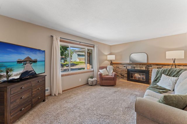 8203 Henslowe Avenue S, Cottage Grove, MN 55016