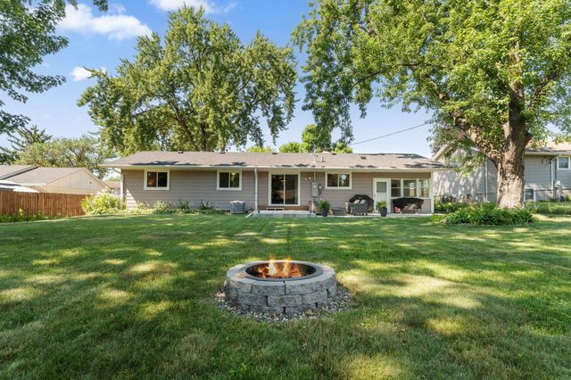8203 Henslowe Avenue S, Cottage Grove, MN 55016