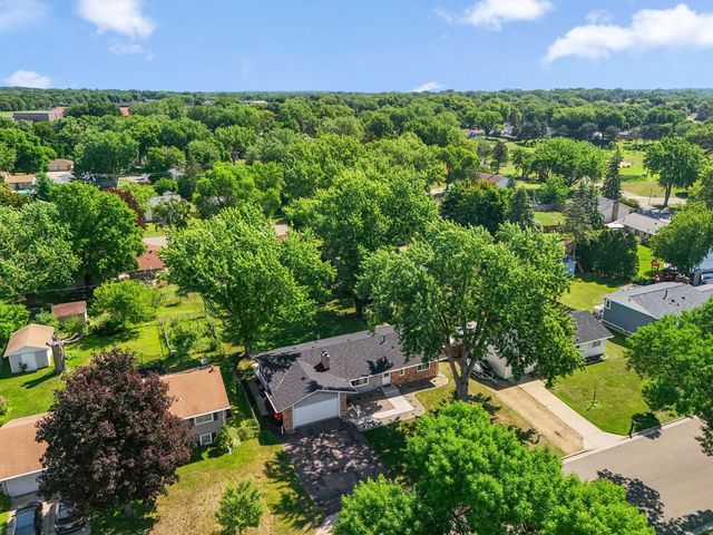 8203 Henslowe Avenue S, Cottage Grove, MN 55016