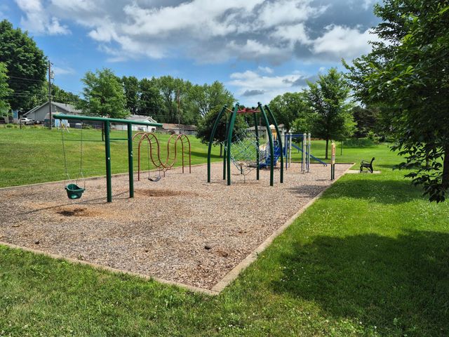 8203 Henslowe Avenue S, Cottage Grove, MN 55016
