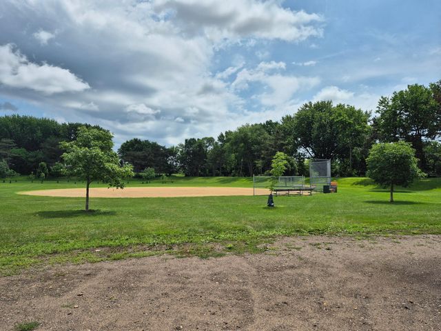 8203 Henslowe Avenue S, Cottage Grove, MN 55016