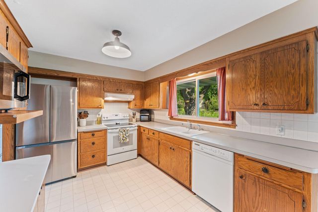 8203 Henslowe Avenue S, Cottage Grove, MN 55016