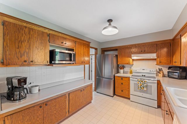 8203 Henslowe Avenue S, Cottage Grove, MN 55016