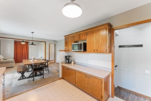 8203 Henslowe Avenue S, Cottage Grove, MN 55016