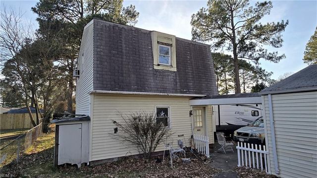 1203 Baskerville LN, Portsmouth, VA 23701