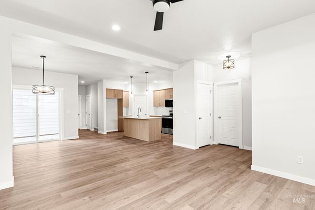 4254 N Camp Creek Ave, Meridian, ID 83646