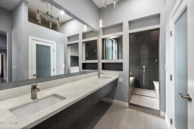 1629 W WILLETTA Street, Phoenix, AZ 85007