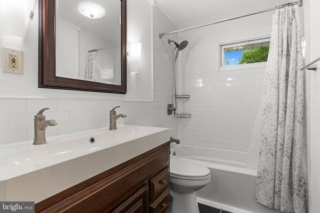 1020 PENNSYLVANIA AVE, Southampton, PA 18966