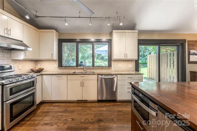 33 Deerhaven Lane, Asheville, NC 28803