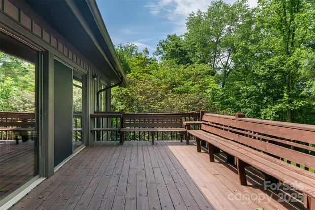 33 Deerhaven Lane, Asheville, NC 28803
