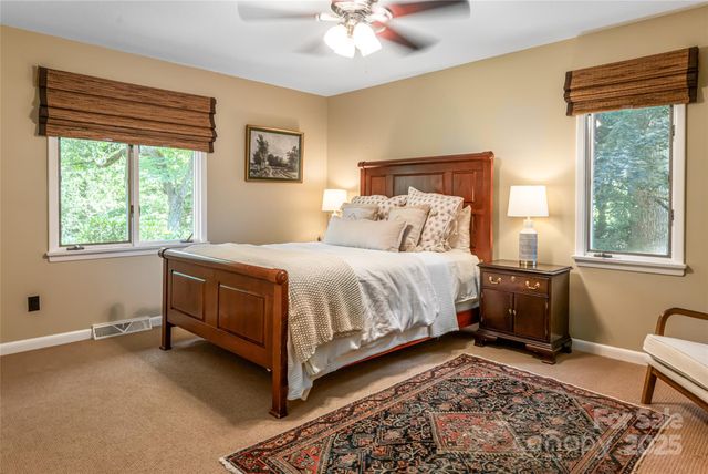 33 Deerhaven Lane, Asheville, NC 28803
