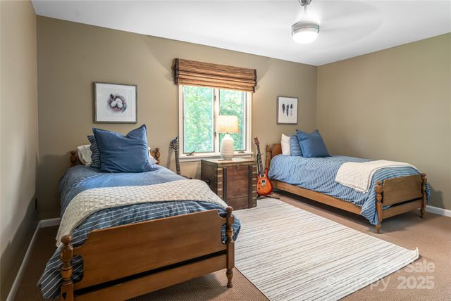 33 Deerhaven Lane, Asheville, NC 28803