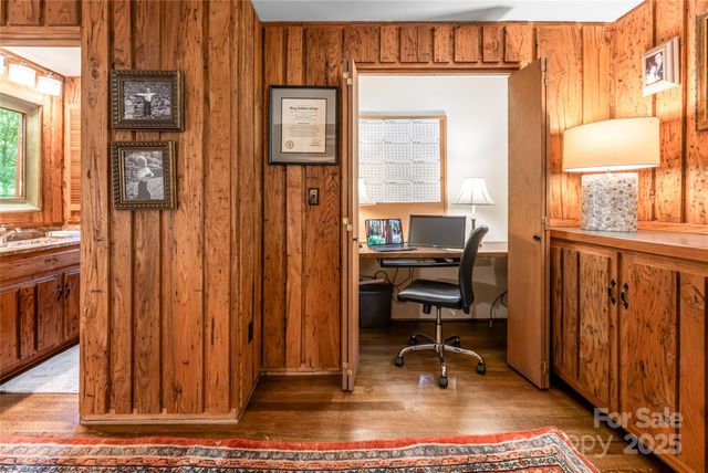 33 Deerhaven Lane, Asheville, NC 28803