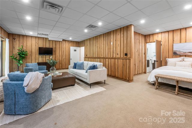 33 Deerhaven Lane, Asheville, NC 28803