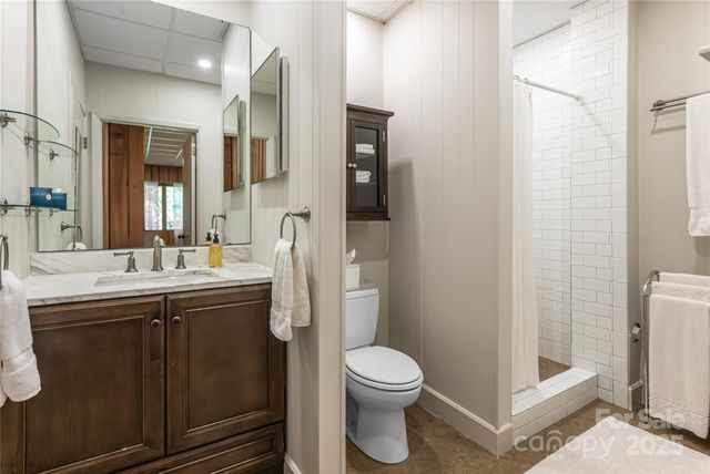 33 Deerhaven Lane, Asheville, NC 28803